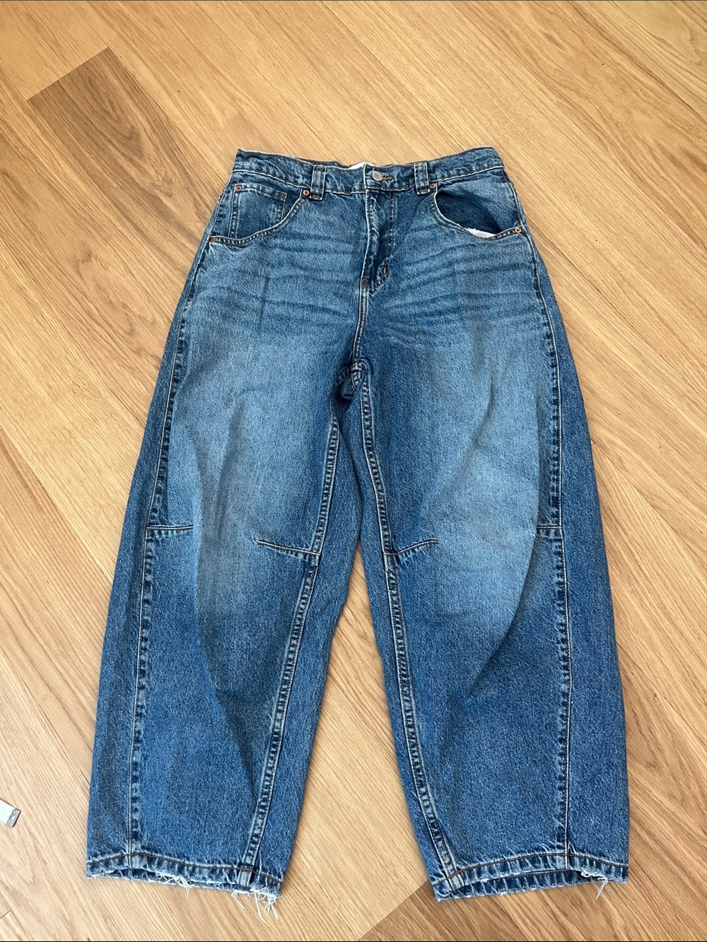 BDG Urban Outfitters Renae Barrel Denim Jeans size 28